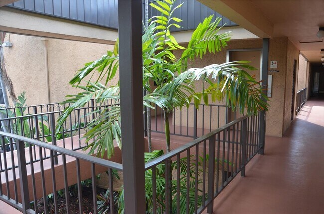 Foto del edificio - 8851 N New River Canal Rd