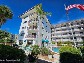 Building Photo - 4600 Ocean Beach Blvd