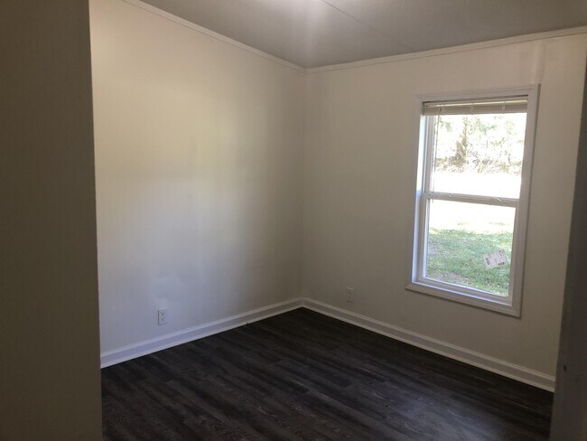 Foto del edificio - 1704 Brannen Hodges Rd