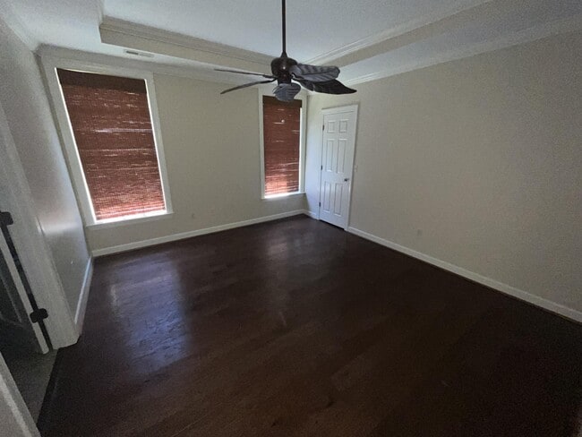 Building Photo - 102 Mcleod Dr