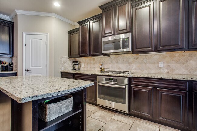 Foto del edificio - 4810 Addison Forest Trail