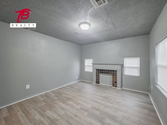 Building Photo - Charming 3 Bed home for lease!