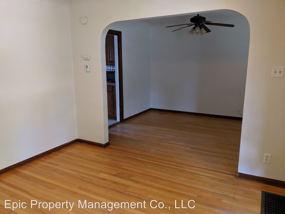 Primary Photo - 237 D St E