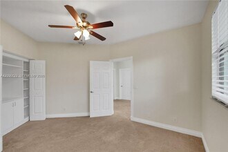 Building Photo - 980 Woodland Ave