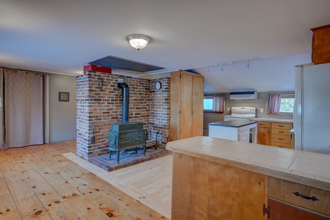 Building Photo - 1283 E Madison Rd