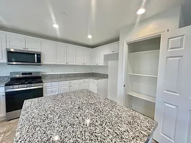 Building Photo - 20182 Sanquinella Cir