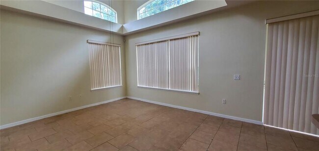 Foto del edificio - 356 Monroe Cir