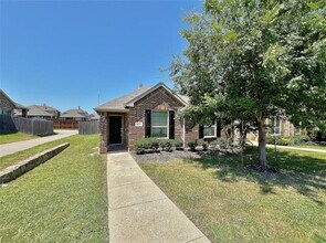 Building Photo - 8472 Gentian Dr