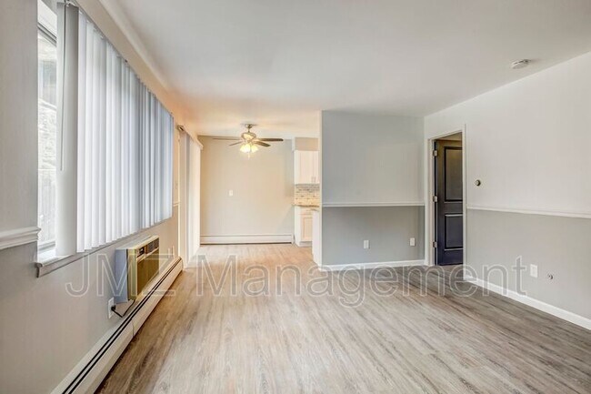 Foto del edificio - 2159 Decker Rd
