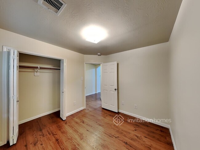 Foto del edificio - 18806 N Lyford Dr