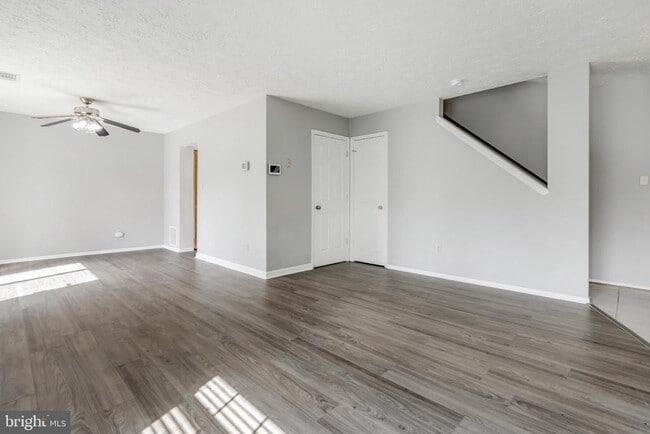 Foto del edificio - 3036 New Oak Ln