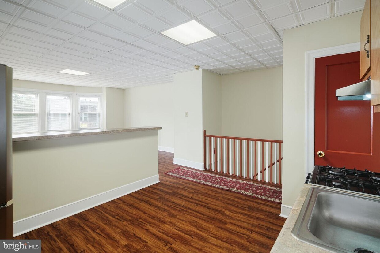 Primary Photo - 6904 Torresdale Ave