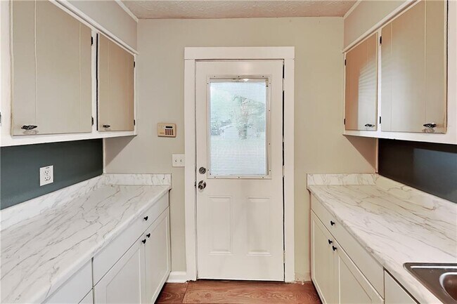 Foto del edificio - 4579 N Woodlake Ln SE
