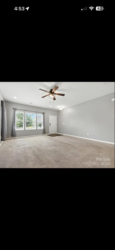 Foto del edificio - 940 Von Buren Blvd