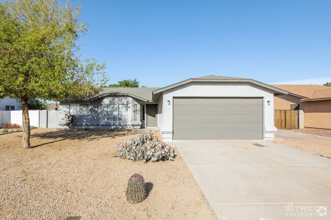 Building Photo - 4432 N 86th Dr