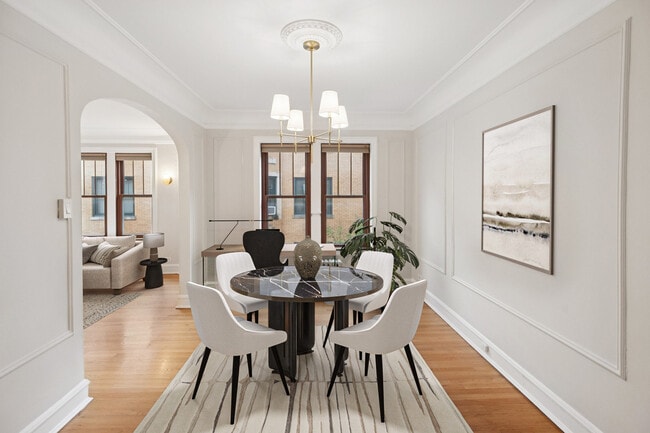 Building Photo - 1221 W Granville Ave