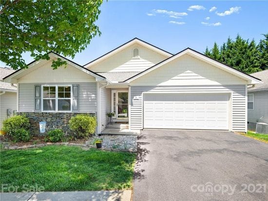 Front - 50 Clear Creekside Dr