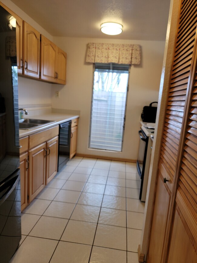 Building Photo - 94-222 Kalalani Pl