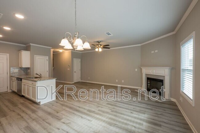 Building Photo - 3697 Acorn Dr