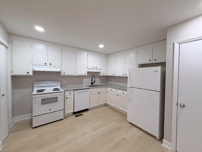 Building Photo - Cozy 2 Bedroom Unit in Garner!