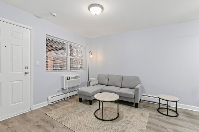 Foto del edificio - 4612 N Beacon St