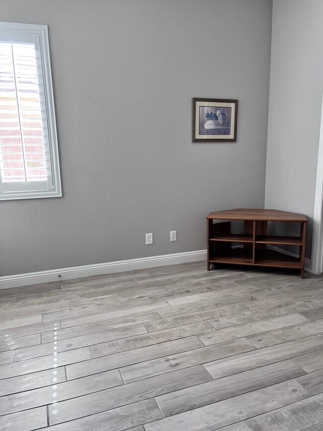 Soporte para TV si es necesario - 118 Nine Mile Creek Dr