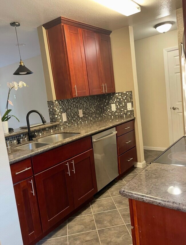 Foto del edificio - 713 Canonbury Way