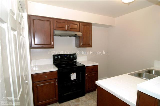 Building Photo - 18211 Via Calma