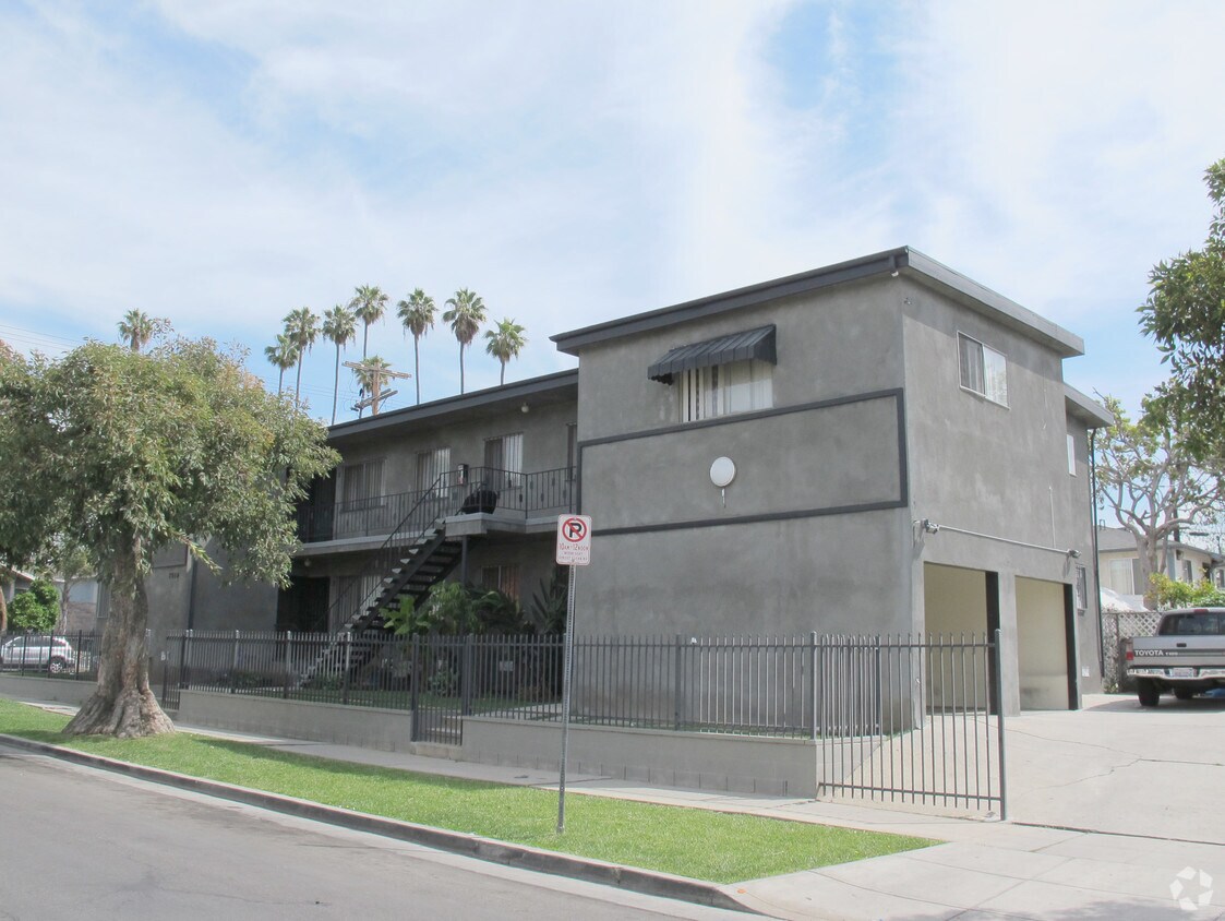 Primary Photo - 2904 9th Ave