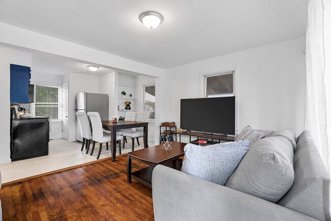 Foto del edificio - 6444 Wade Ave