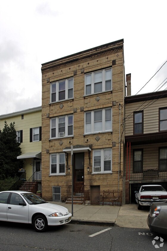 14 Skillman Ave, Jersey City, NJ 07306 Apartments in Jersey City, NJ