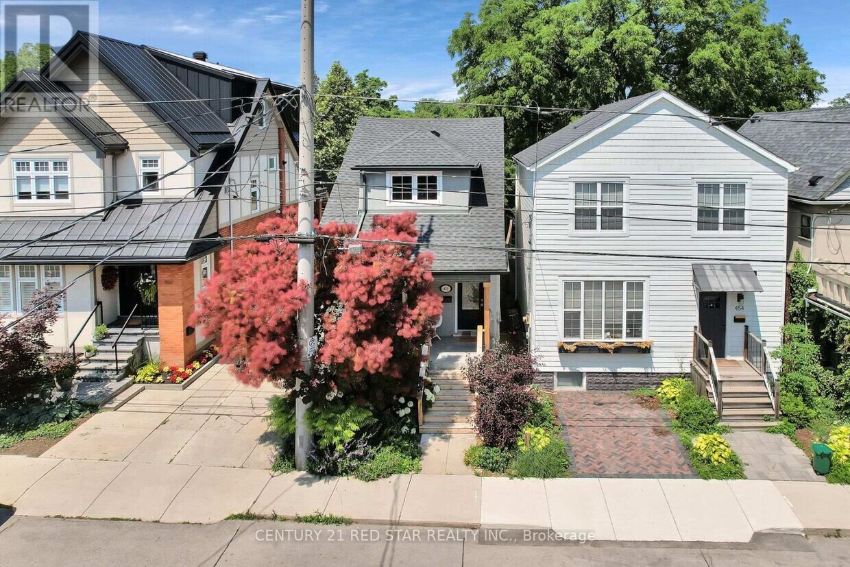 Primary Photo - 458 Dundurn St S