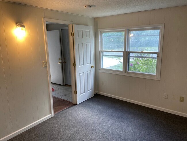 Foto del edificio - 4156 Norman Dr SE
