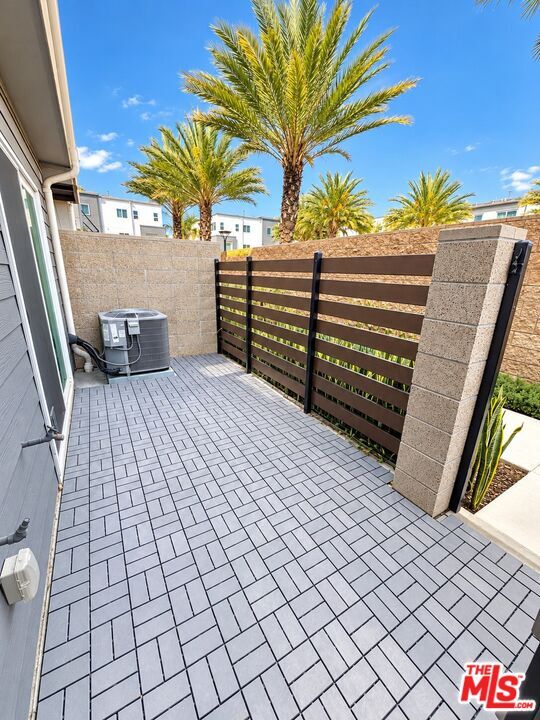 Foto del edificio - 14057 Ruby Ln