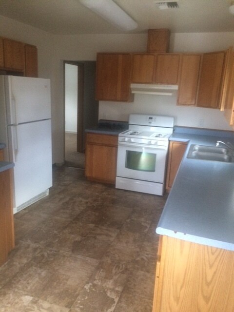 Building Photo - 511