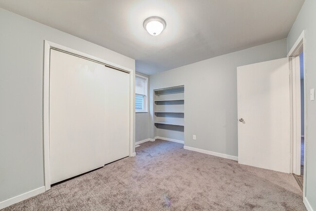 Building Photo - 438 Kathleen St