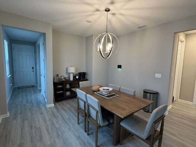 Foto del edificio - Spacious & Modern Layout – Perfect for Entertaining