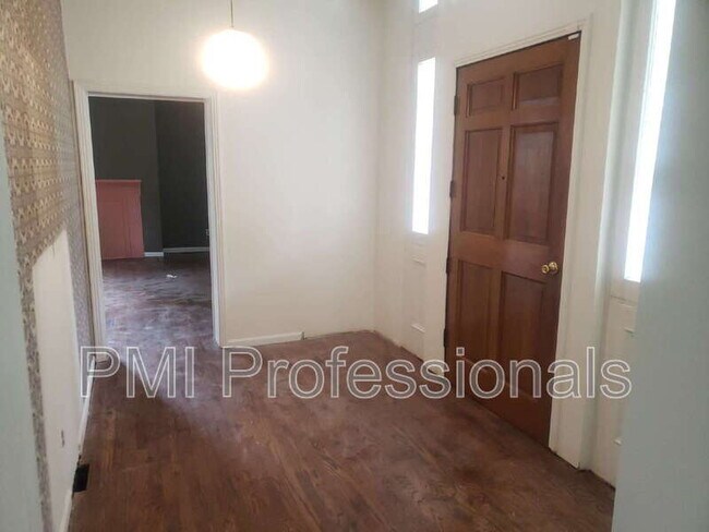 Foto del edificio - 504 E Vine St