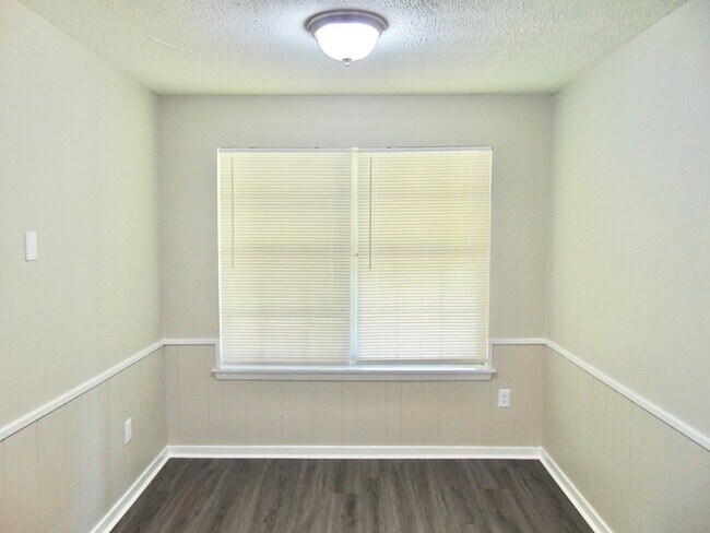 Foto del edificio - Beautiful Home for Lease! (Available for HUD)