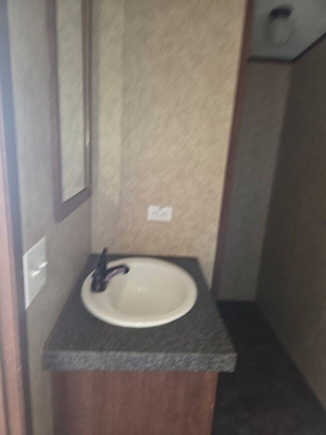 Foto del edificio - 1118 Melvin Dupuis Rd