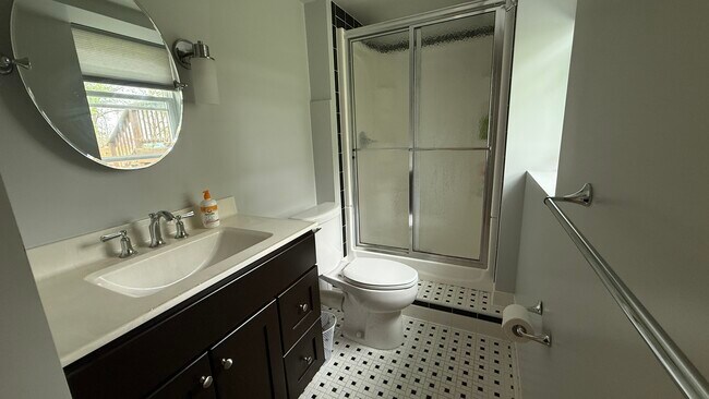 Foto del edificio - 106 Clover Ln