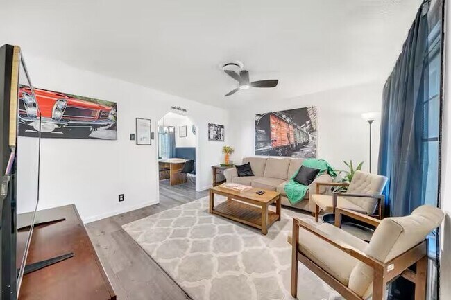 Foto del edificio - 3018 Woodcliffe St