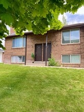 Building Photo - 3322 N Fairfield Rd