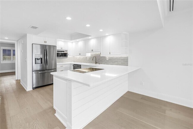 Building Photo - 1355 Pinellas Bayway S