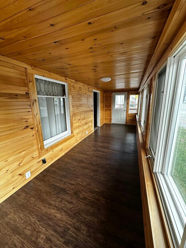 Foto del edificio - 240 E Main St