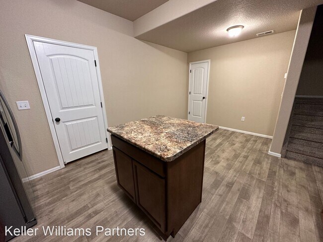 Foto del edificio - 3 br, 3 bath House - 7574 Sand Lake Hts