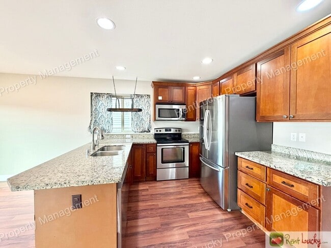 Building Photo - 6826 S J St