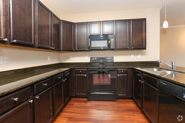 1HAB, 1BA - 859 ft² - Aurora - Cocina - Meridian On Shelbyville