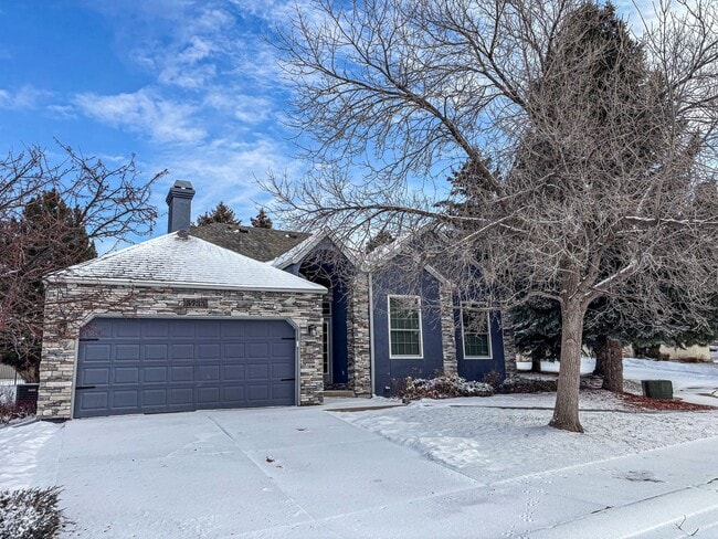 Building Photo - Spacious 4-bedroom, 3-bathroom home located in the Deer Run neighborhood