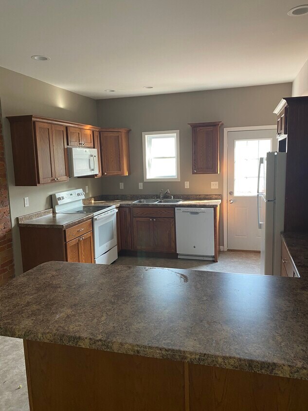 Foto principal - 920 Center Pl
